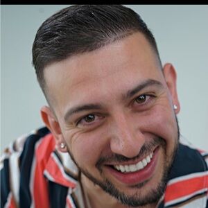 Meet your Posher, Dakota